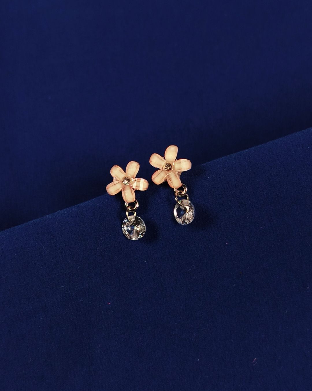 Minimal Flower Earring